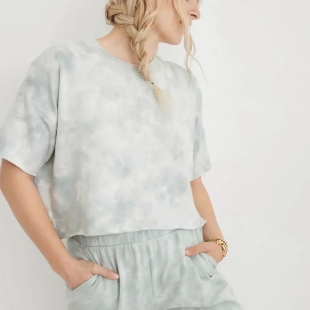 Aerie Sunset Blue and White Cropped Short Sleeve Shirt Women’s Small